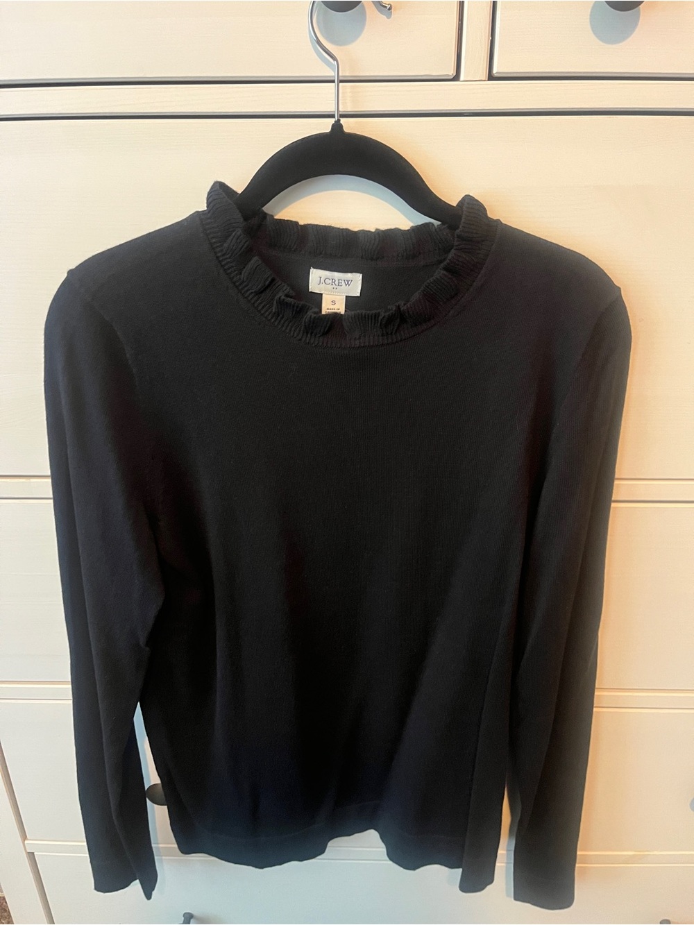 NWT J. Crew Black Long-Sleeve Ruffled Collar Sweater Size Small